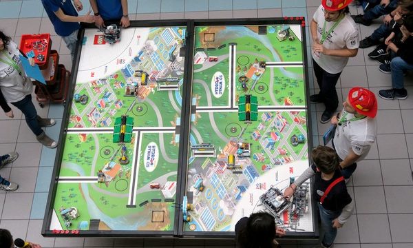 RobotsLAB: la squadra di robotica riparte