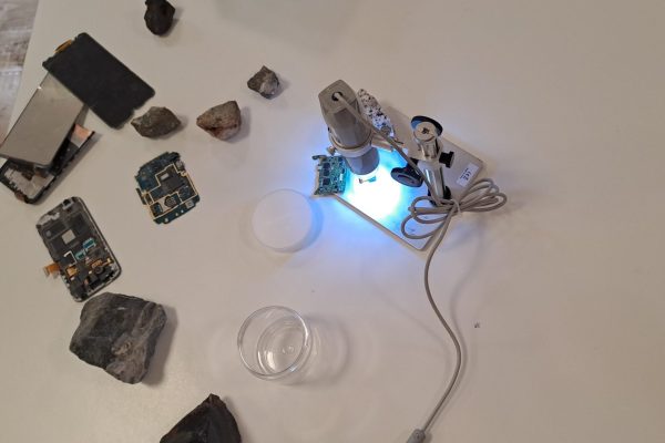 Il nostro vecchio smartphone: la circolarità nel cassetto
